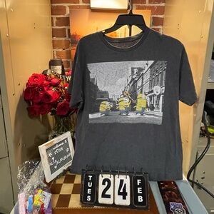 Despicable Me Minions Crossing Road Men's T Tee Shirt Hot Topic Universal Studio